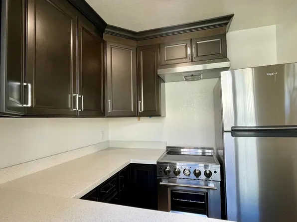 102 Colorado Ave, Palo Alto, CA 94301