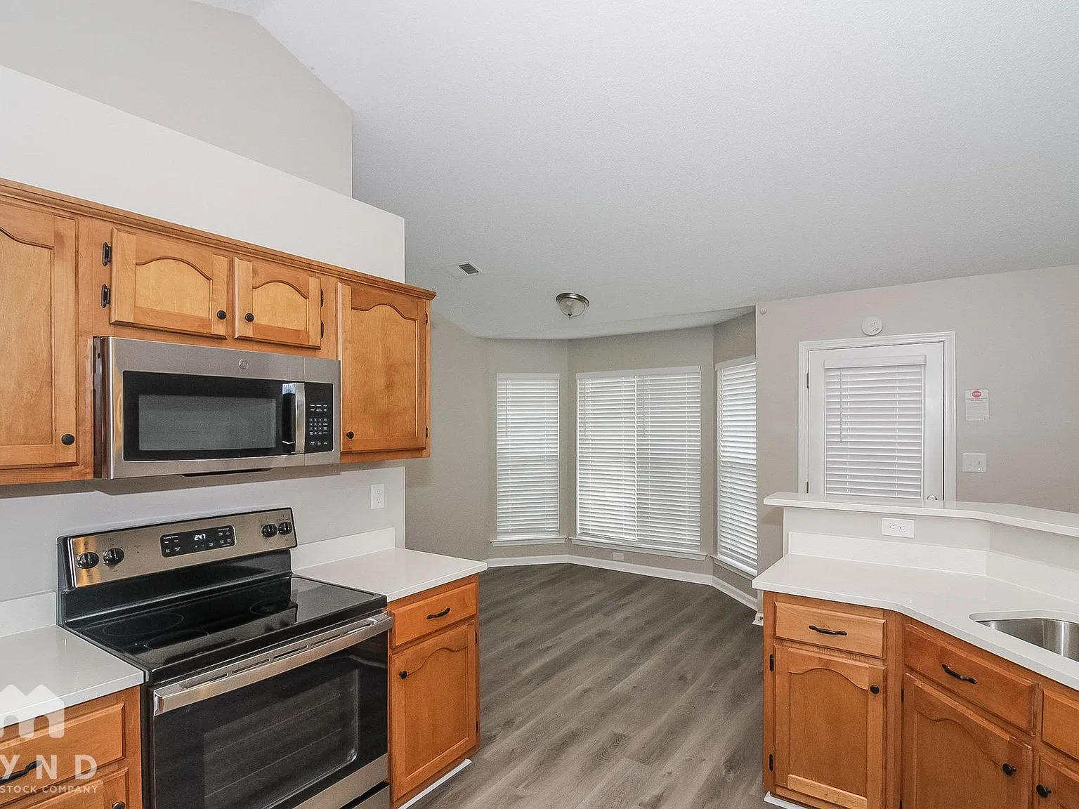 3 bed, 2.0 bath, 1500 sqft, $1,830 — Photo 2