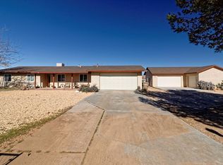18088 Mauna Loa St, Hesperia, CA 92345
