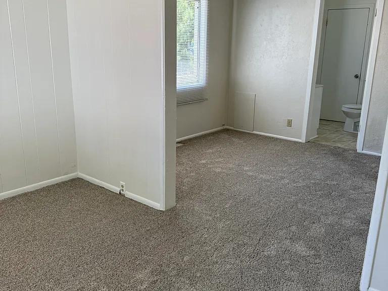 604 Alder St — Photo 9
