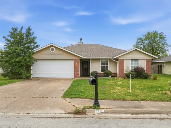 2701 W Easy St, Rogers, AR 72756