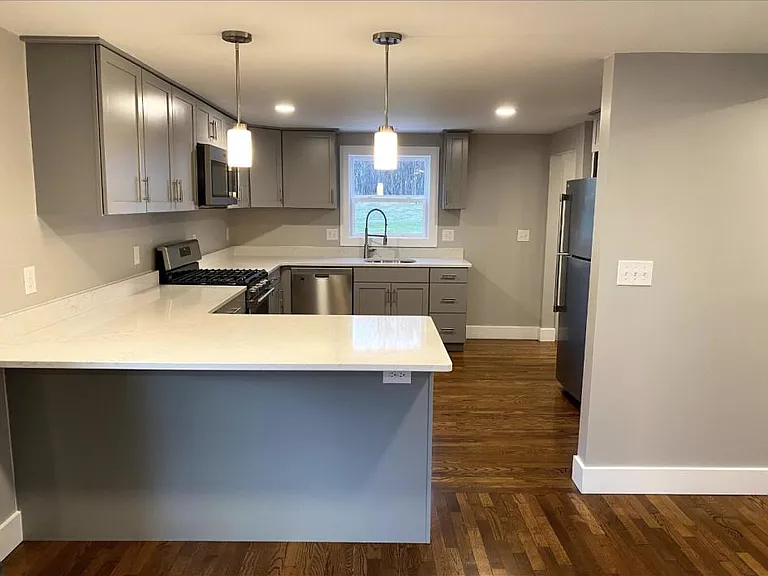 1570 Baker Rd — Photo 9