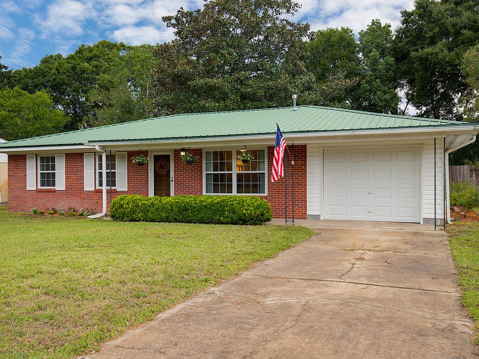 1st image of 307 Lake Dr