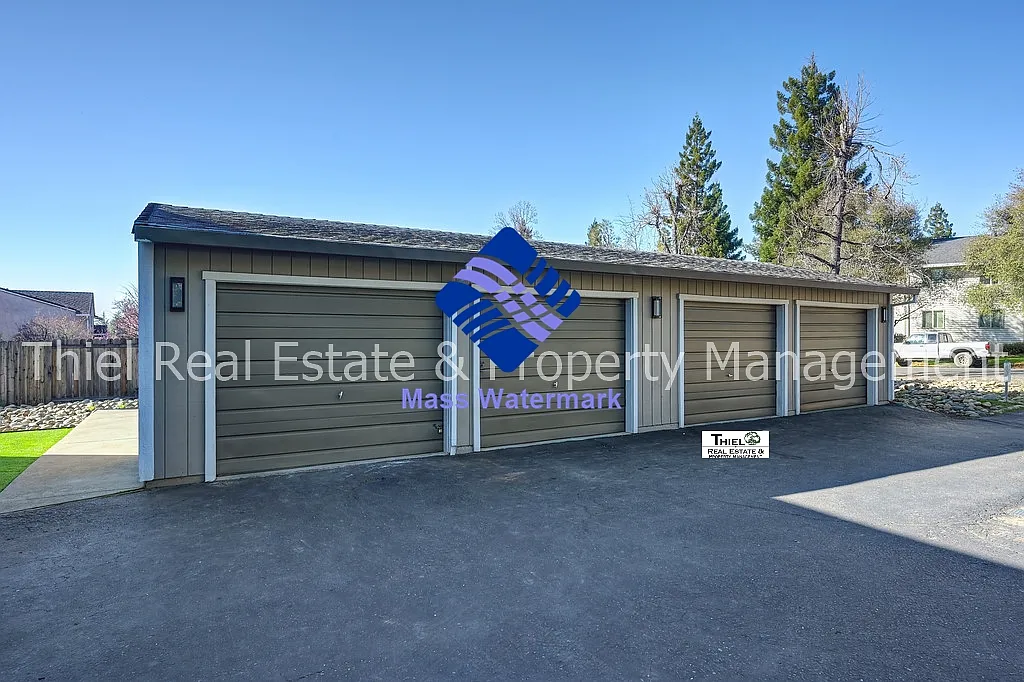 Building Photo - 2740 Arcadia Dr #4