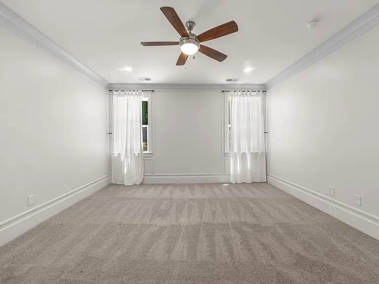 1037 Cortland Valley — Photo 21