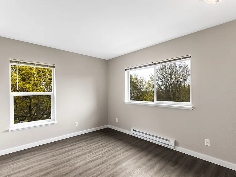 Leschi View Apartments — Photo 11