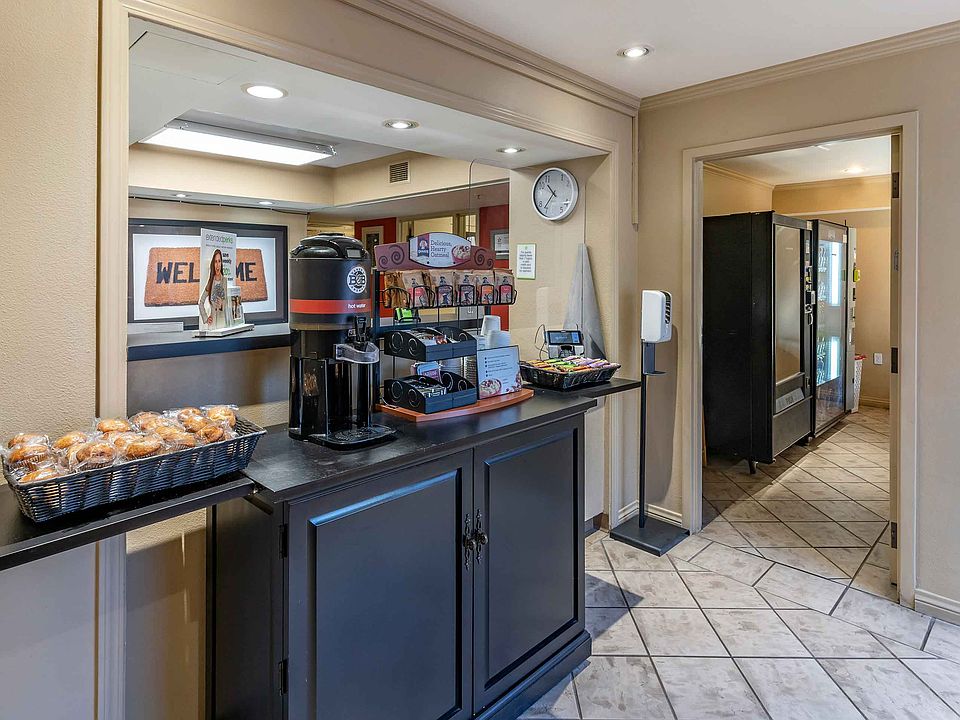 Free Grab-and-Go Breakfast