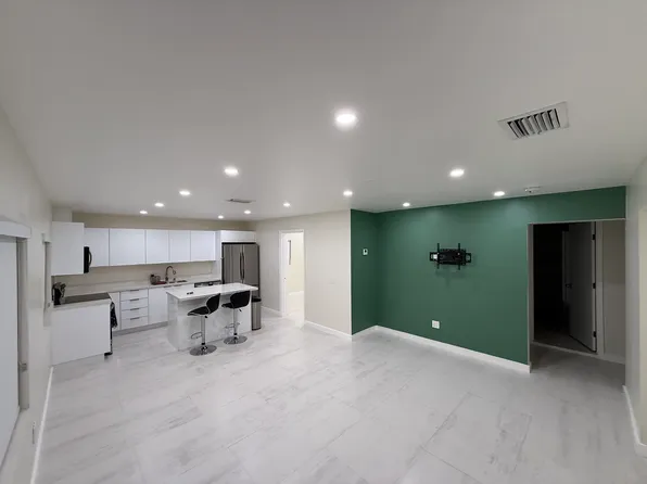 541 NE 142nd St #2, Miami, FL 33161