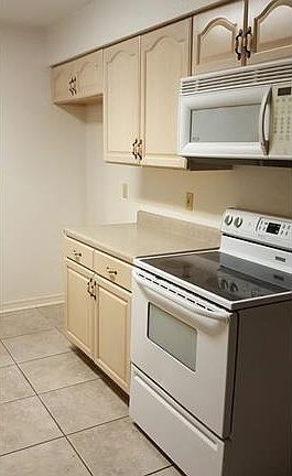 5th image of 1534 Belle Pointe Blvd