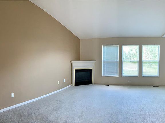 2nd image of 573 Canterbury Ln
