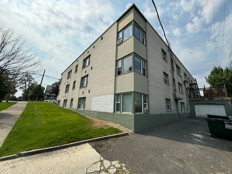 1806 W Pacific Ave — Photo 17