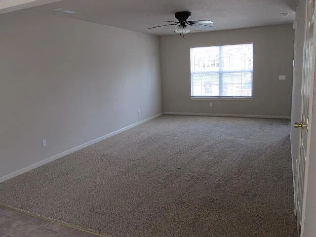 517 W Smith St — Photo 2