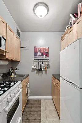 Sold by Nest Seekers International | media 4