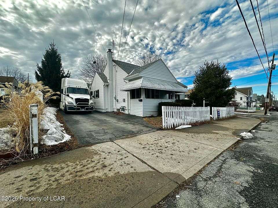 1st image of 738 Peace St