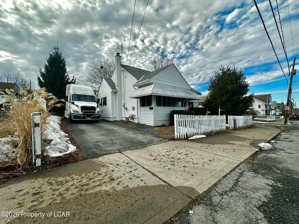 738 Peace St, Hazleton, PA 18201