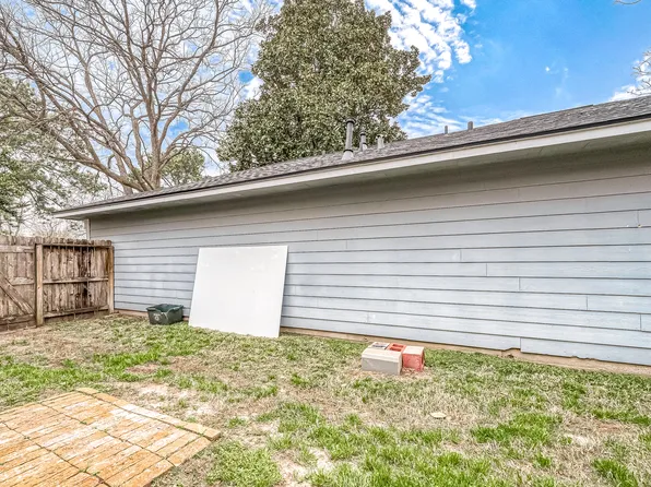 9247 Autumnsong Dr, Houston, TX 77064