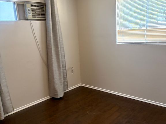 3rd image of 518 King St