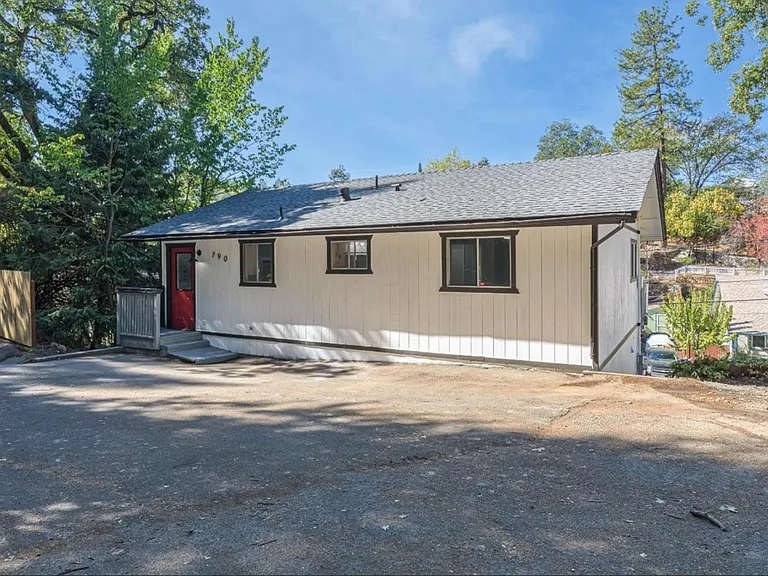 790 Spring St — Photo 11