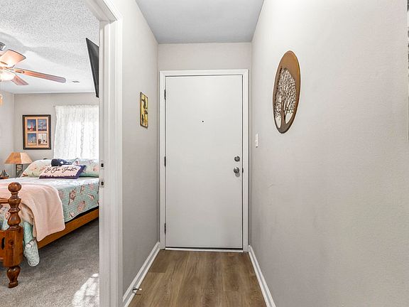 2nd image of 206 Double Eagle Dr. #A1