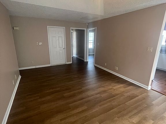 4th image of 904 Classy Ct