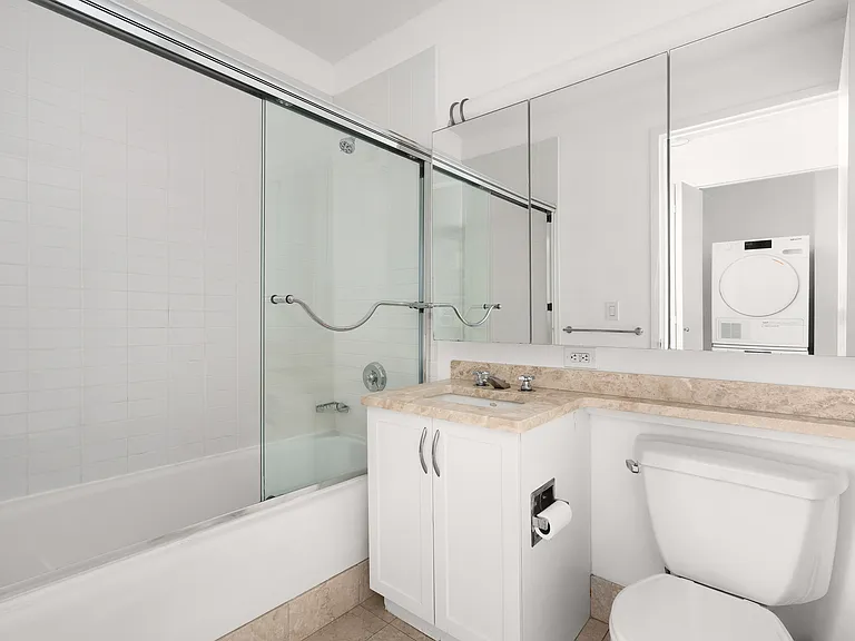 250 E 30th St #14D — Photo 7