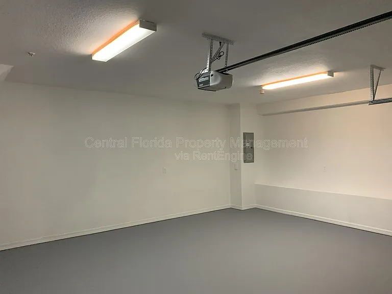 2460 Grand Central Pkwy #13 — Photo 25