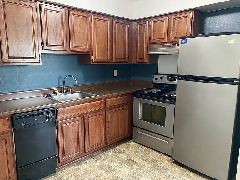 Marianne Manor Apartments — Photo 52