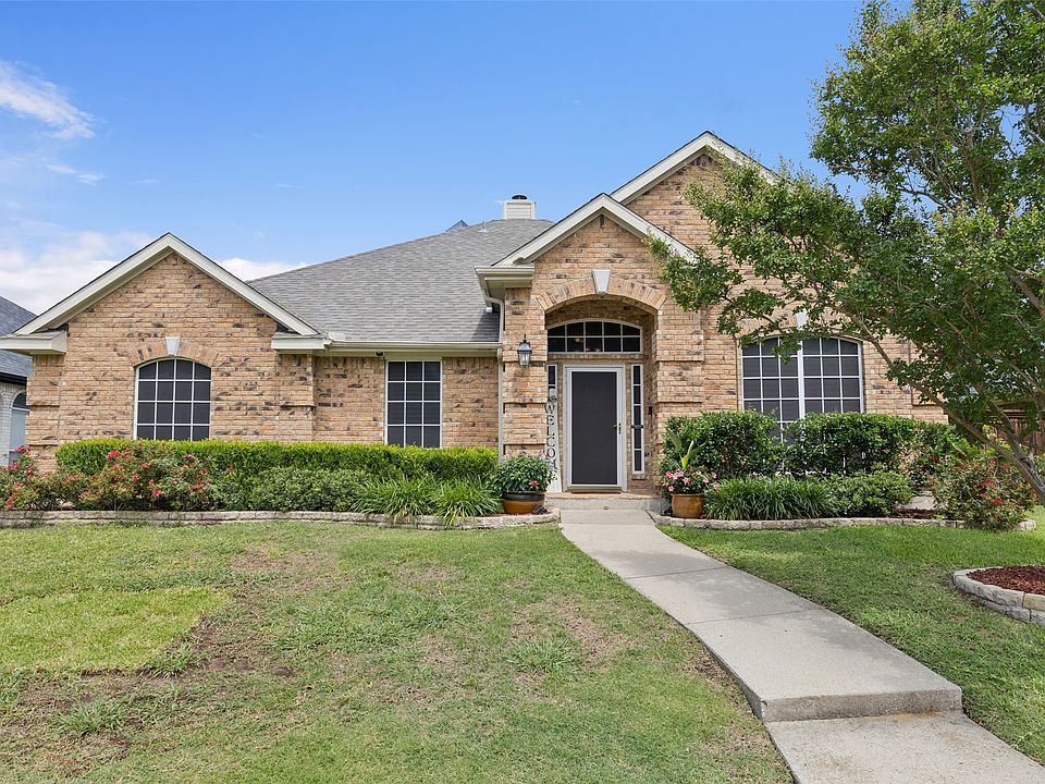 1st image of 2752 Summertree Dr