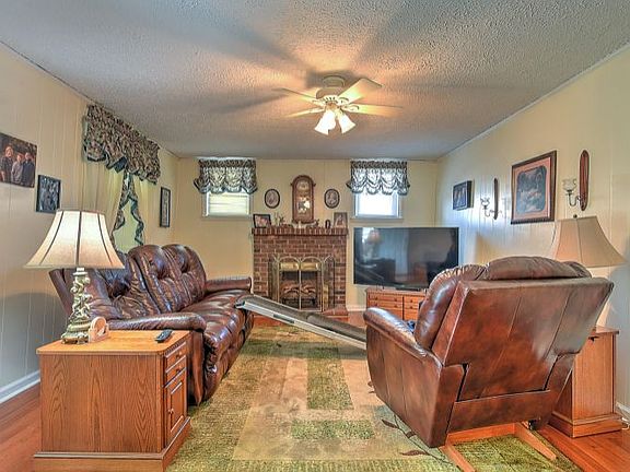 4th image of 1551 Fuller St