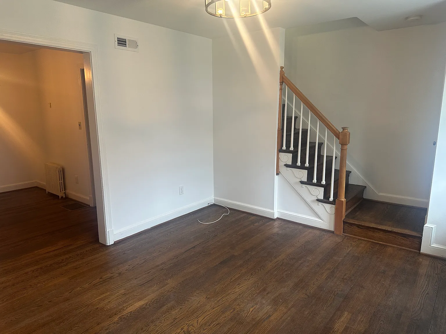 3 bed, 1152 sqft, $4,550 — Photo 2