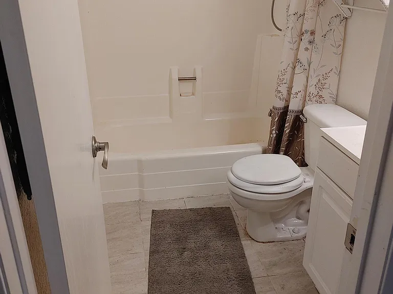 3330 Harbor Cir #F — Photo 7