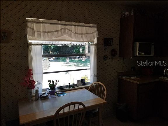 4th image of 9516 N Ashley St