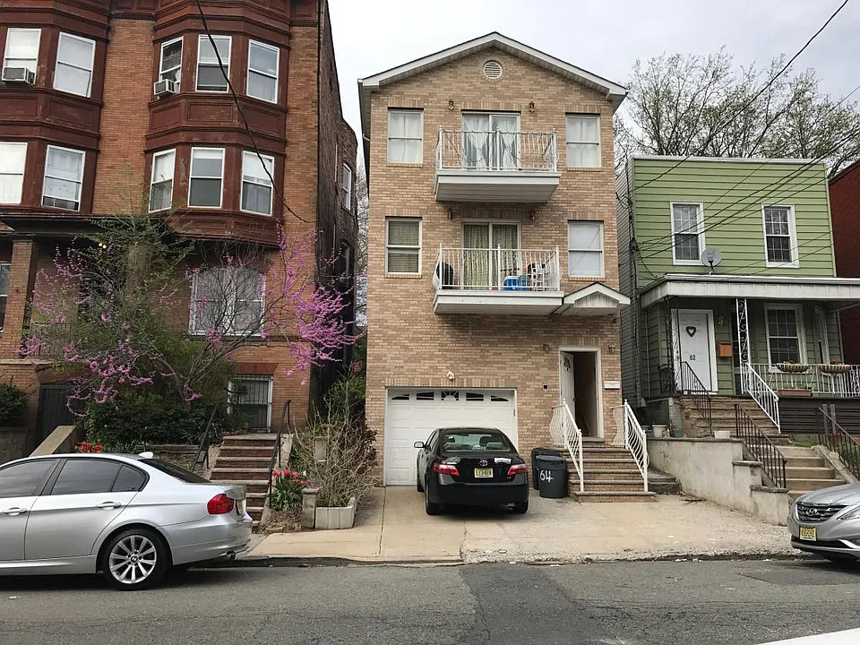 64 Gautier Ave #1