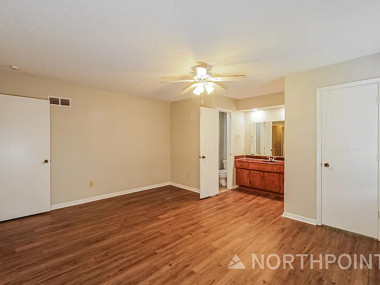 601 SE Richardson Pl — Photo 8