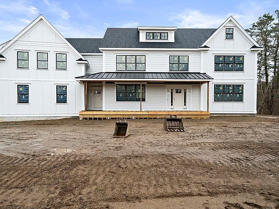 2nd image of 448 York St