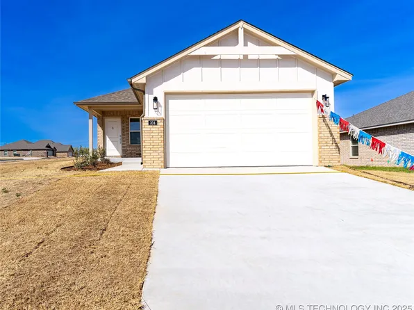 304 S 25th St, Collinsville, OK 74021