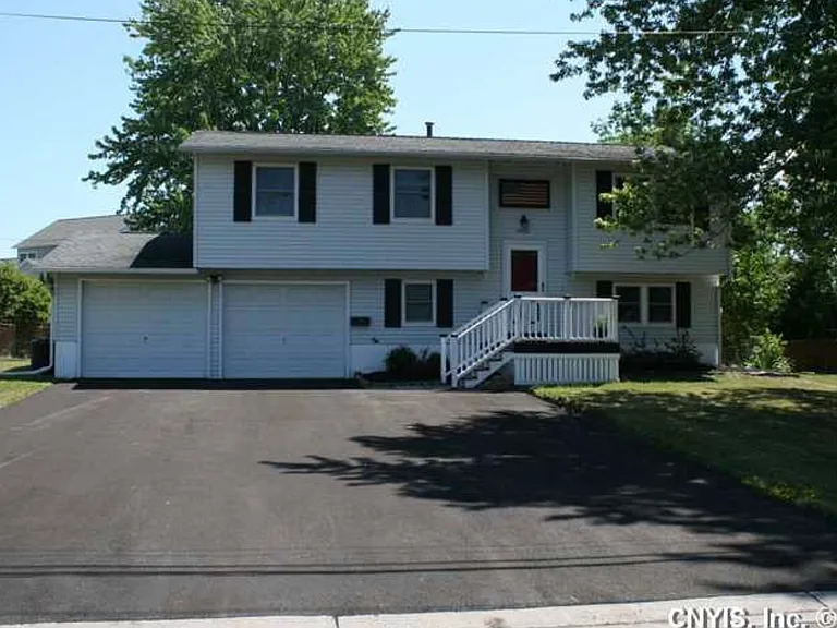 4995 Driftwood Dr — Photo 1