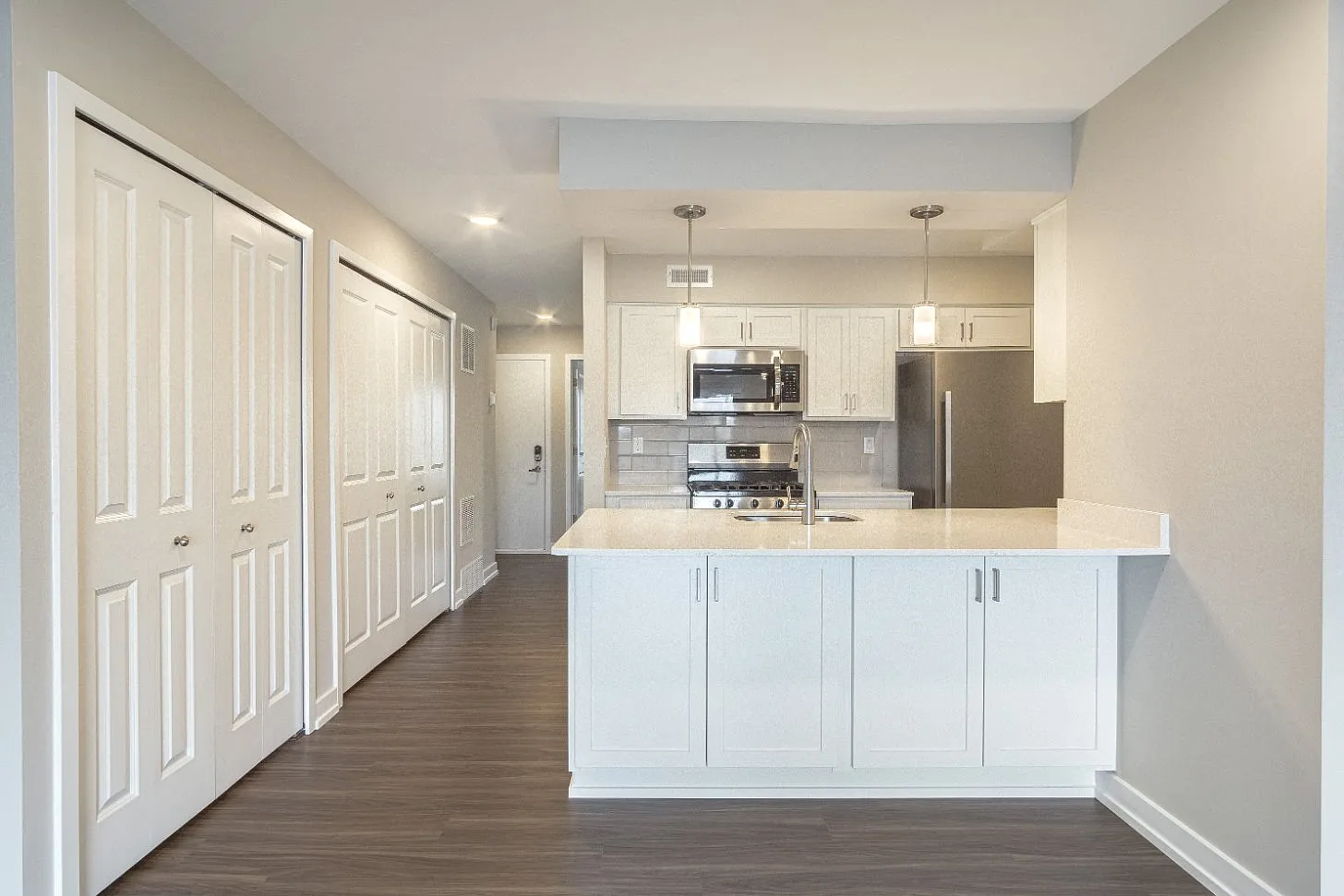 Hillside Apartments — Photo 2