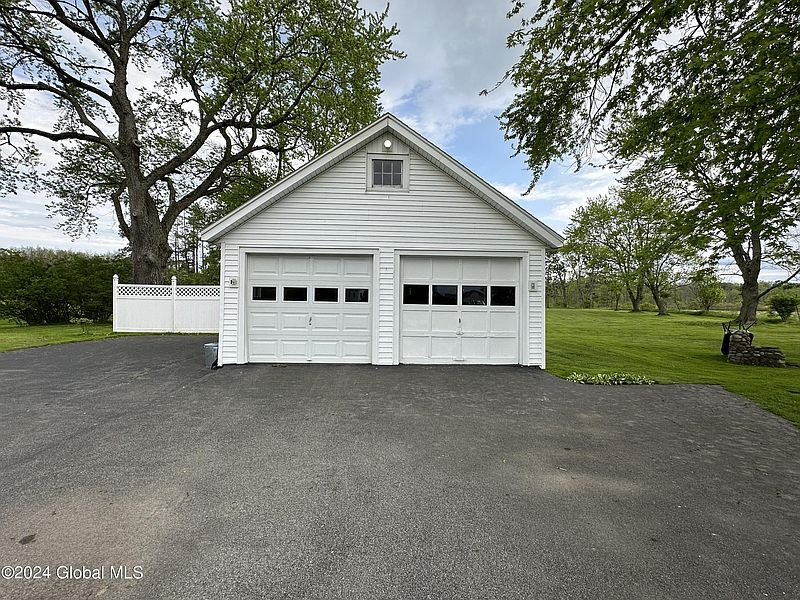 2nd image of 143 Snooks Corners Road