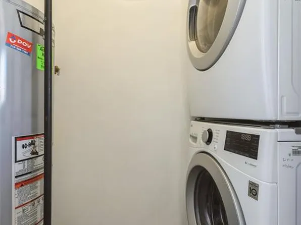 111 Monroe Street image 18 of 27