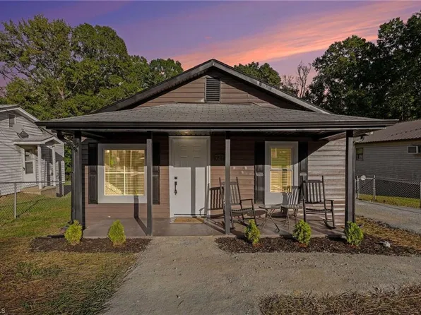 727 Trotter St, Thomasville, NC 27360
