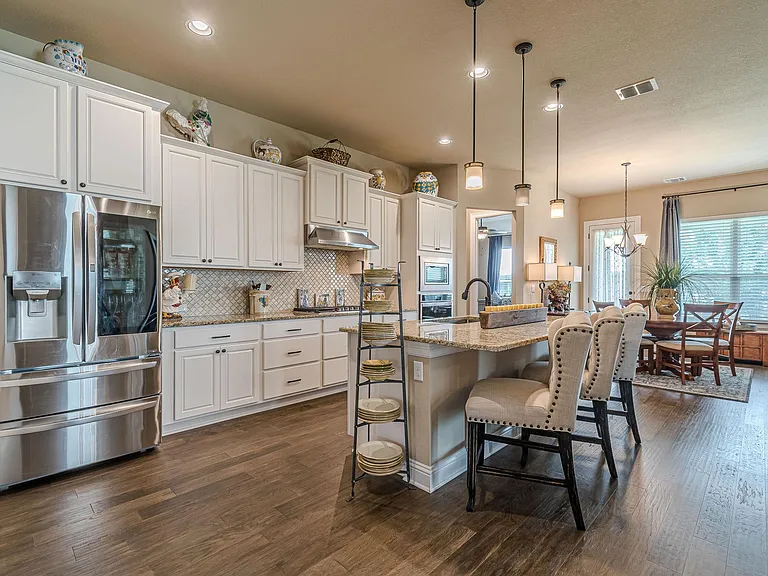 115 Laughing Pear Cv — Photo 8