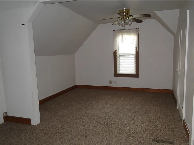 1118 W Franklin St #2 — Photo 4