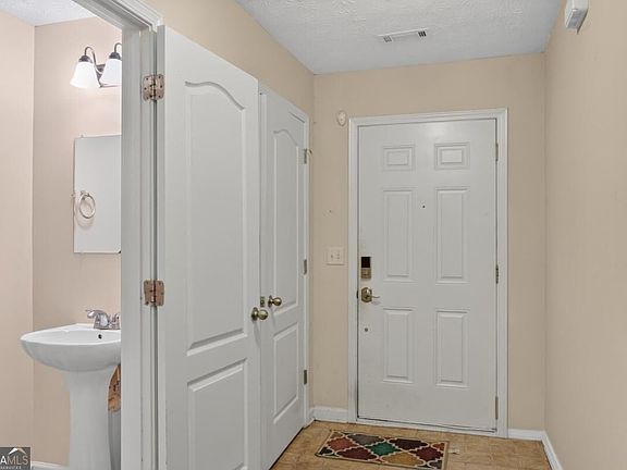 2nd image of 1720 Formosa Ln