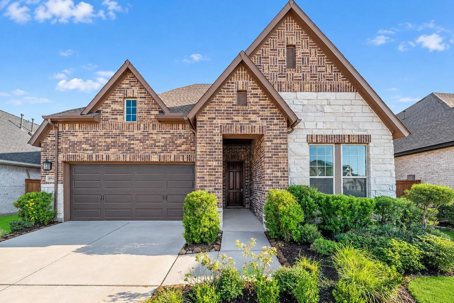 4 bed, 3.0 bath, 2357 sqft, $3,700 — Photo 1