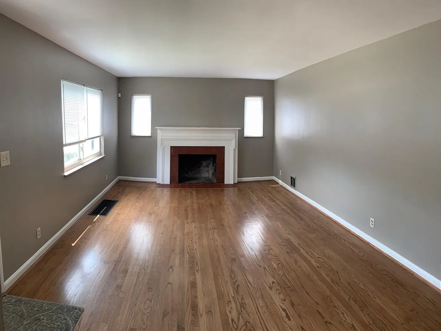 3 bed, 1600 sqft, $2,300 — Photo 3