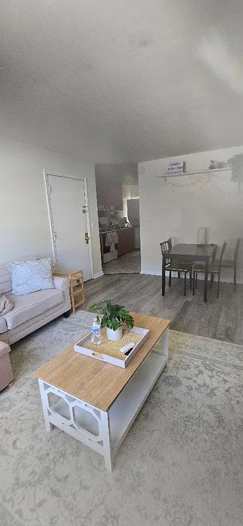 109 Kent Terr — Photo 4