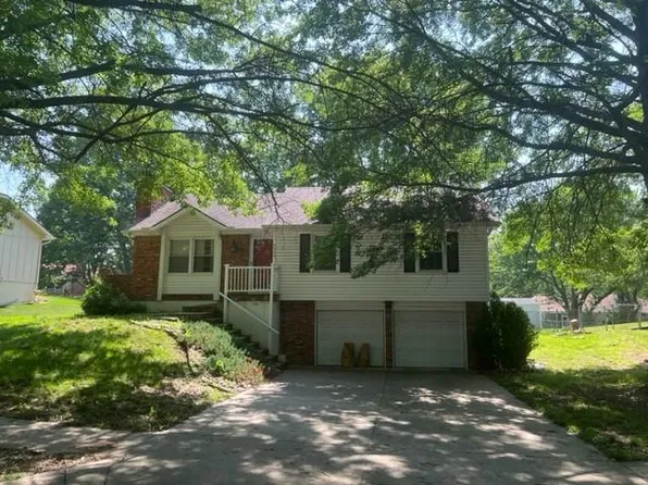 8004 N Brooklyn Ave, Kansas City, MO 64118