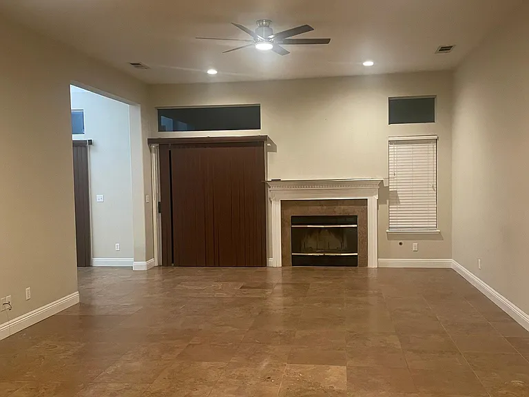 2182 Decatur Ave — Photo 5