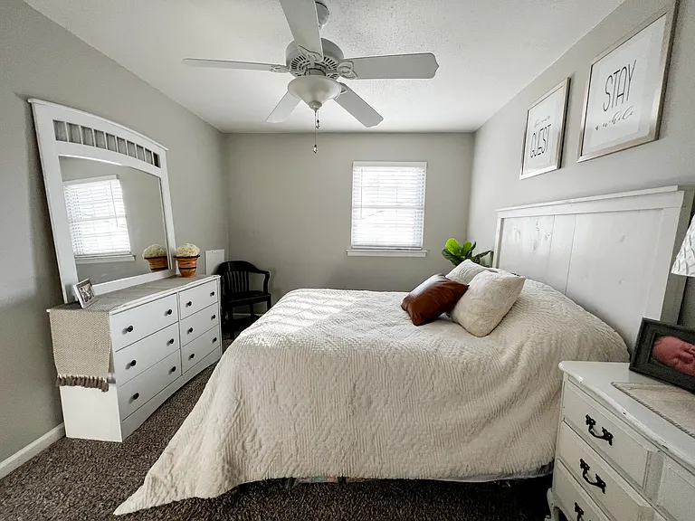 323 SE Melody Ln — Photo 36
